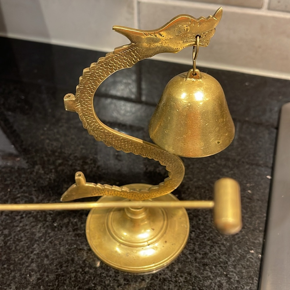 🐉Vintage brass Dragon bell w/mallet striker, featuring a fierce serpent design.